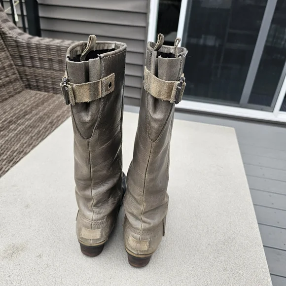 Stylish Gray and Brown Women's Boots-Snug Fit-may fit Size 8 better. - Picture 8 of 11